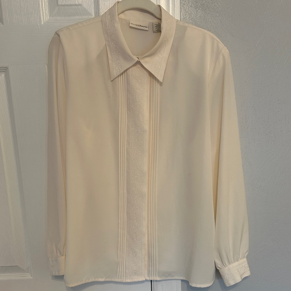 Vintage Jaclyn Smith Cream Button Down Shirt